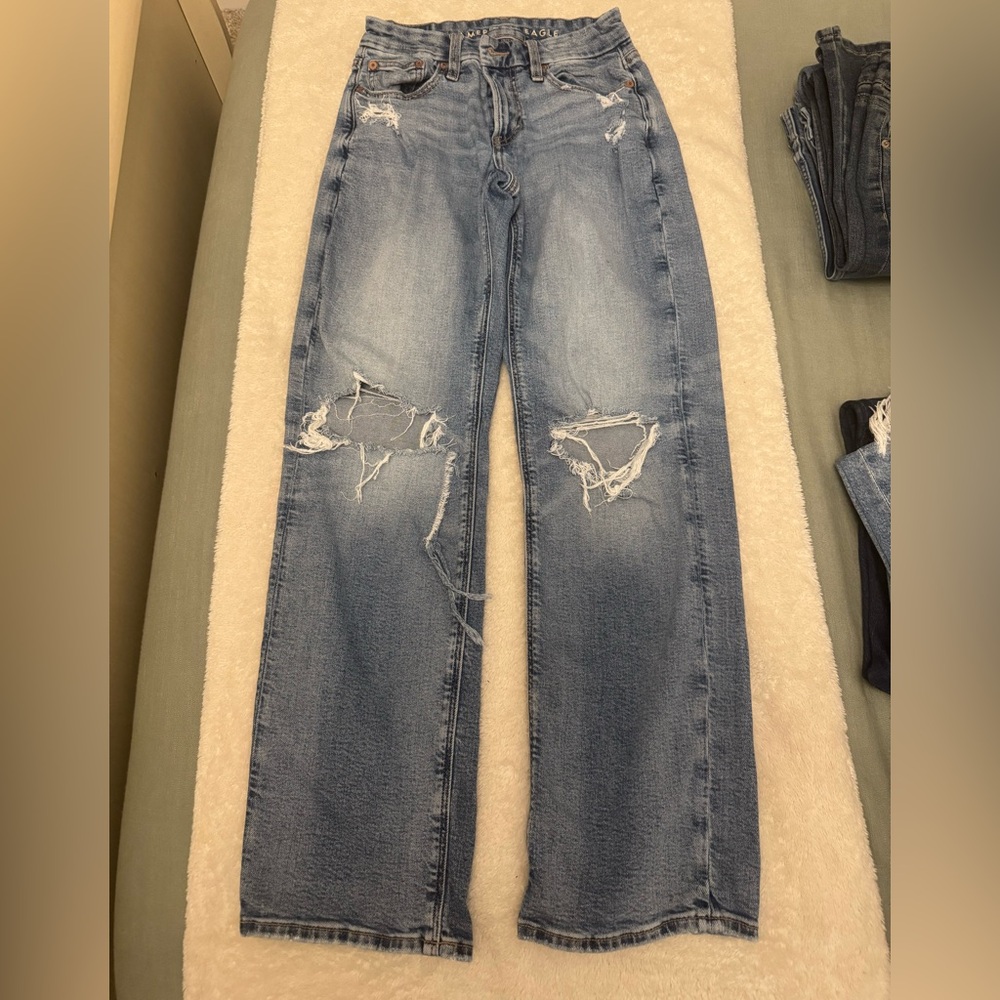 American Eagle Outfitters Light Blue Denim Curvy Straight